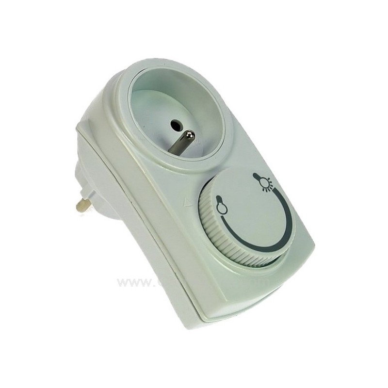 771720  Gradateurs électriques à enficher Pour ampole de 20 à 300W 10,50 €