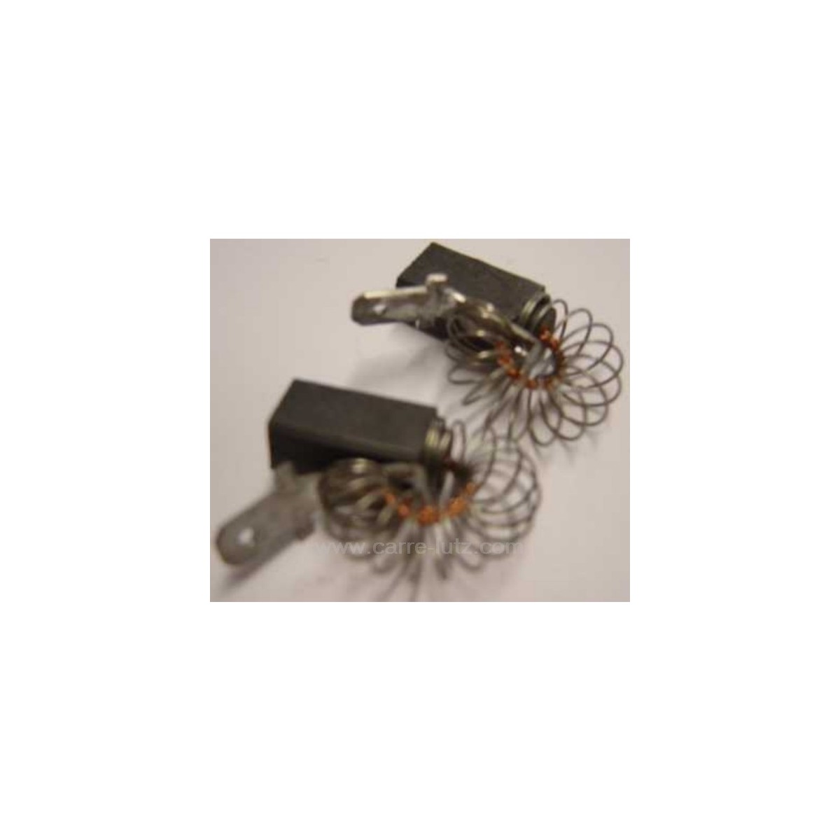 8010130 Jeu de charbon moteur 6,3x8x14 mm 10,40 € 8010130 Jeu de charbon moteur 6,3x8x14 mm 10,40 €