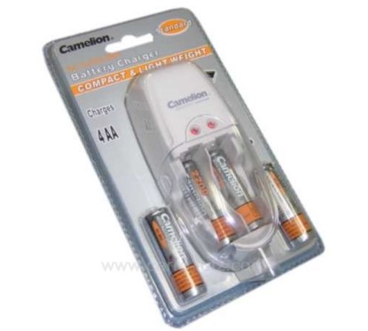 997054  CHARGEUR + 4 LR6 NI-CD  NI M 29,60 €