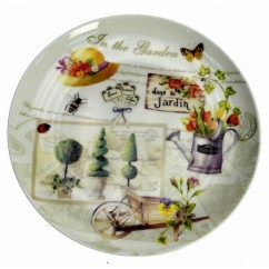 CL21010053  Coffret 1 assiette dessert jardin﻿ en fine porcelaine bone china﻿ 12,40 €