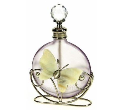 CL21040170  Flacon de parfum en verre dépoli couleur lilas décor papillon﻿ en nacre  22,60 €