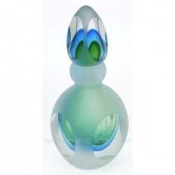 Flacon de parfum en verre soufflé couleur dominante vert, reference CL21041001