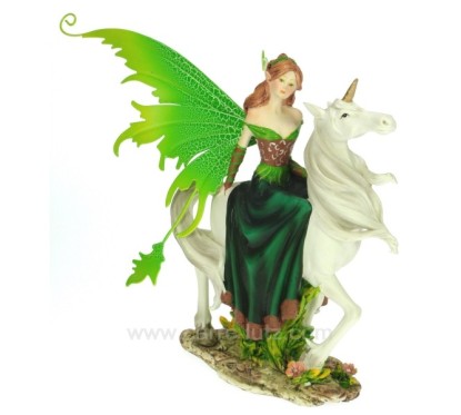 CL47000117  Fee sur licorne aile verte 36,00 €