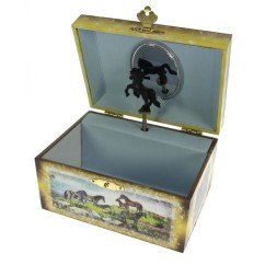 CL85000182  Coffret à bijoux musical recouverte de papier renforcé et imprimé scéne de chevaux 19,30 €