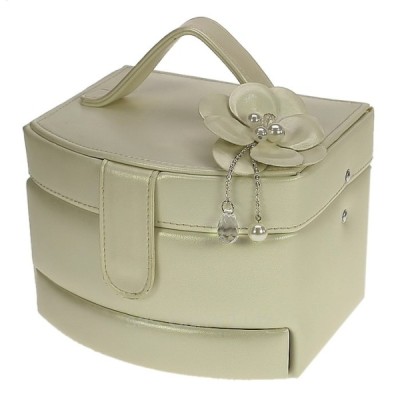 CL85000271 Coffret à bijoux créme en simili cuir couleur nacré décor fleur perle 60,30 €