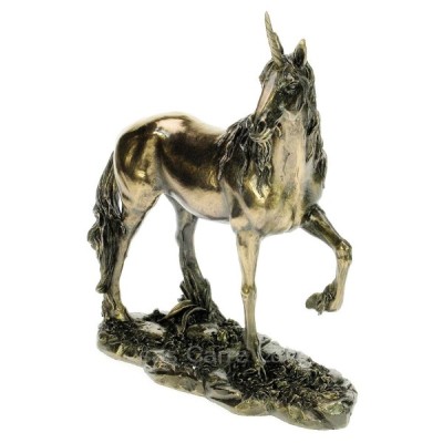 CL88000025  Sculpture en résine et poudre de bronze La licorne hauteur 23 cm 62,80 €