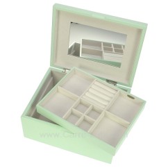 Coffret bijoux Yvonne vert en bois peint vert pâle intérieur suédine beige