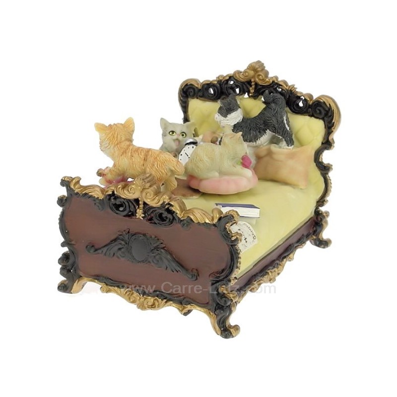 Lit avec chats en résine