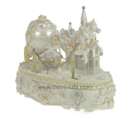 CL50231171  Calèche des mariés musicale en résine décorée et strass 37,90 €