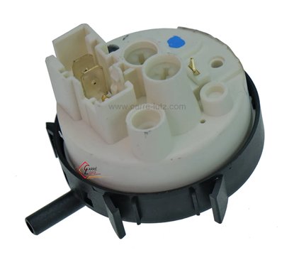 217178  C00311217 - Pressostat de lave linge Indesit  9,90 €
