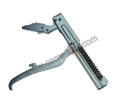 531074  00001306051 - Charnière de porte de four Godin 16,30 €